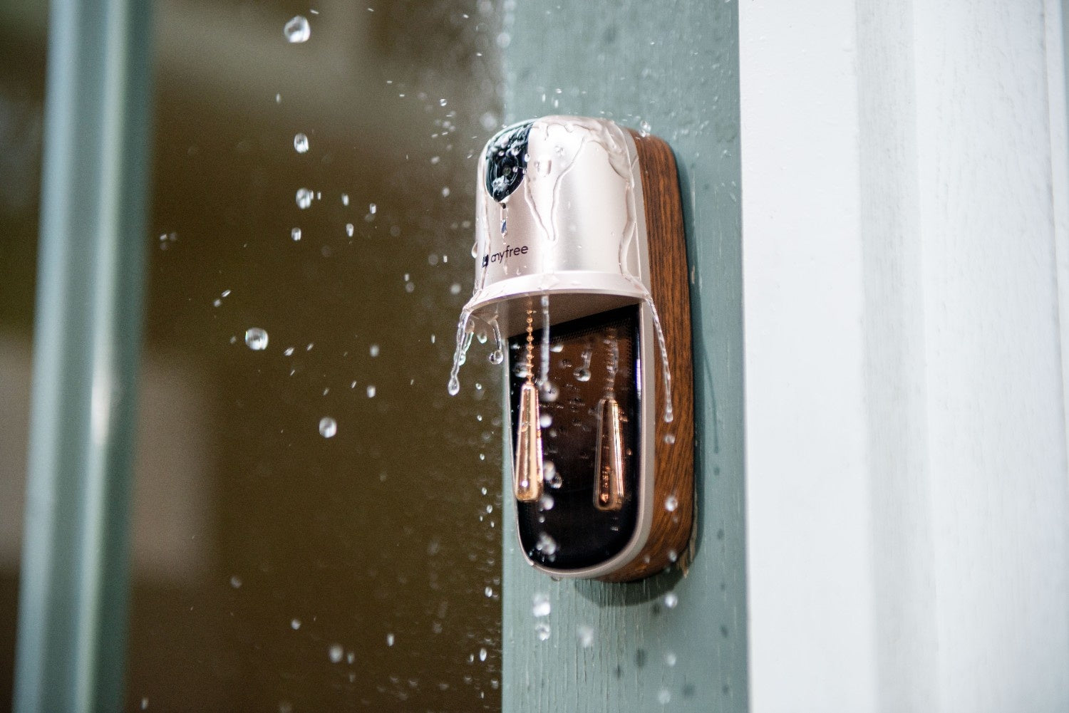 The anyfree waterproof wireless doorbell works well under the heavy rain